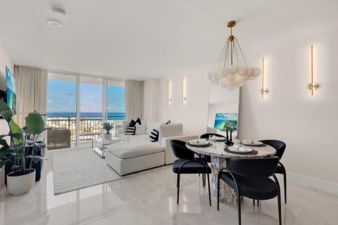 Condominio en venta en Miami Beach, Florida, 1 dormitorio, 68.75 m2 № 1861827 - foto 2