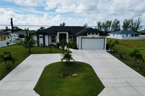 Villa ou maison à Cape Coral, Floride 3 chambres, 150.59 m2 № 2135176