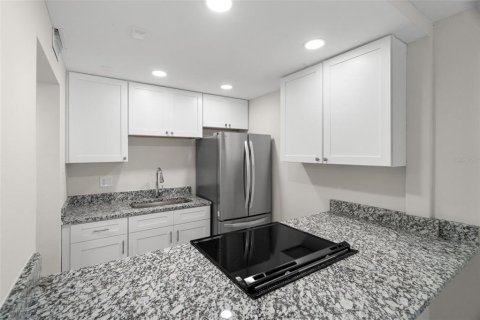 Condominio en venta en Treasure Island, Florida, 1 dormitorio, 61.22 m2 № 2098099 - foto 18