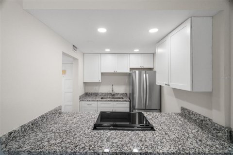 Condominio en venta en Treasure Island, Florida, 1 dormitorio, 61.22 m2 № 2098099 - foto 20