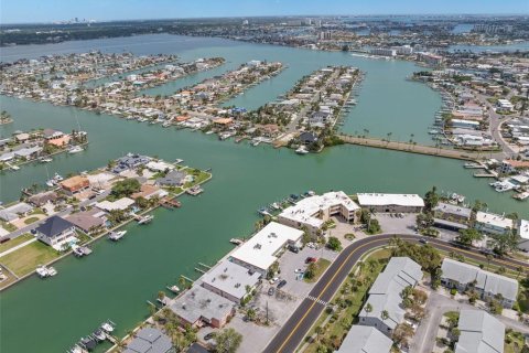 Condominio en venta en Treasure Island, Florida, 1 dormitorio, 61.22 m2 № 2098099 - foto 27