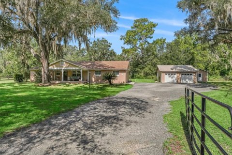 House in Morriston, Florida 3 bedrooms, 191.75 sq.m. № 2395974 - photo 2