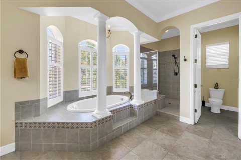 House in Tarpon Springs, Florida 4 bedrooms, 333.33 sq.m. № 1665756 - photo 18