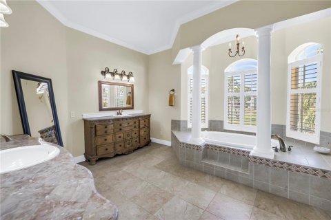 House in Tarpon Springs, Florida 4 bedrooms, 333.33 sq.m. № 1665756 - photo 16
