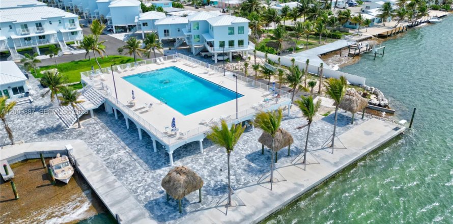 Condo in Marathon, Florida, 1 bedroom  № 2065600