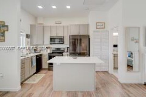 Condo in Marathon, Florida, 1 bedroom  № 2065600 - photo 5