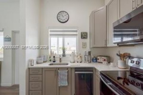 Condo in Marathon, Florida, 1 bedroom  № 2065600 - photo 7