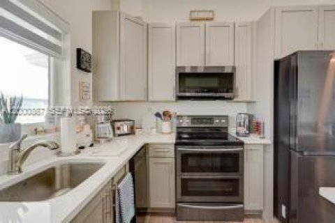 Condo in Marathon, Florida, 1 bedroom  № 2065600 - photo 6