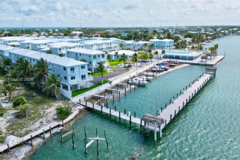 Condo in Marathon, Florida, 1 bedroom  № 2065600 - photo 2