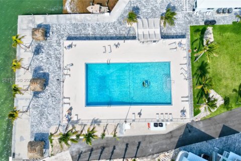 Condo in Marathon, Florida, 1 bedroom  № 2065600 - photo 4