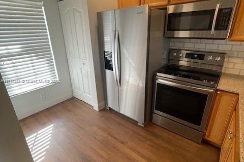 Снять в аренду таунхаус в Уэст-Палм-Бич, Флорида 2 спальни, 93.65м2, № 1974004 - фото 3