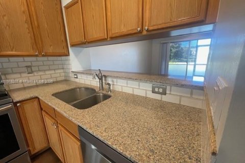 Снять в аренду таунхаус в Уэст-Палм-Бич, Флорида 2 спальни, 93.65м2, № 1974004 - фото 6