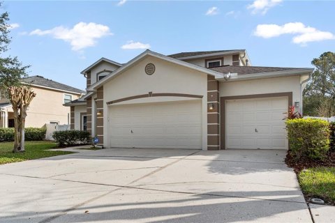 House in Fish Hawk, Florida 5 bedrooms, 302.49 sq.m. № 1552120 - photo 3