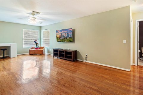 House in Fish Hawk, Florida 5 bedrooms, 302.49 sq.m. № 1552120 - photo 18