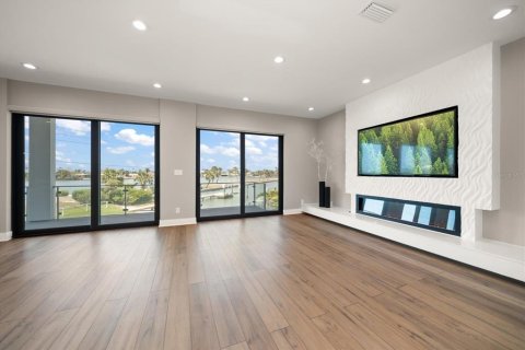 Villa ou maison à vendre à Redington Beach, Floride: 4 chambres, 297.47 m2 № 1750673 - photo 9