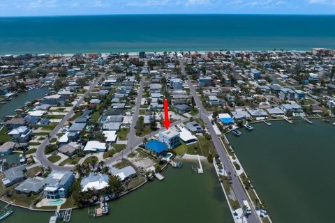 Villa ou maison à vendre à Redington Beach, Floride: 4 chambres, 297.47 m2 № 1750673 - photo 5