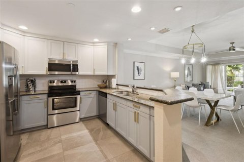 Condo in Kissimmee, Florida, 3 bedrooms № 2196423 - photo 2