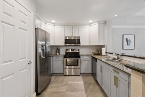 Condo in Kissimmee, Florida, 3 bedrooms № 2196423 - photo 14