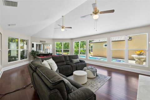 House in Clearwater, Florida 8 bedrooms, 733.93 sq.m. № 1847141 - photo 16
