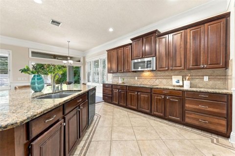Casa en venta en Tampa, Florida, 5 dormitorios, 302.77 m2 № 2437443 - foto 13