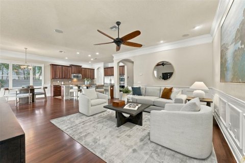 Casa en venta en Tampa, Florida, 5 dormitorios, 302.77 m2 № 2437443 - foto 7