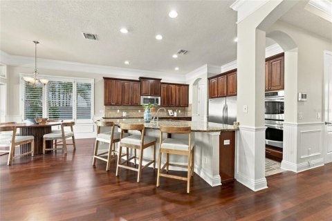 Casa en venta en Tampa, Florida, 5 dormitorios, 302.77 m2 № 2437443 - foto 10