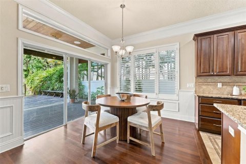Casa en venta en Tampa, Florida, 5 dormitorios, 302.77 m2 № 2437443 - foto 14