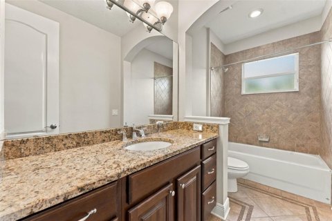 Casa en venta en Tampa, Florida, 5 dormitorios, 302.77 m2 № 2437443 - foto 29