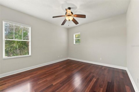 Casa en venta en Tampa, Florida, 5 dormitorios, 302.77 m2 № 2437443 - foto 28