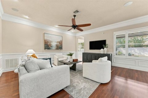 Casa en venta en Tampa, Florida, 5 dormitorios, 302.77 m2 № 2437443 - foto 6