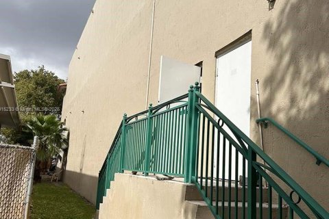 Commercial property in Doral, Florida № 1971405 - photo 27