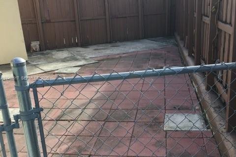 Villa ou maison à louer à Miami, Floride: 2 chambres, 123.75 m2 № 2029853 - photo 6