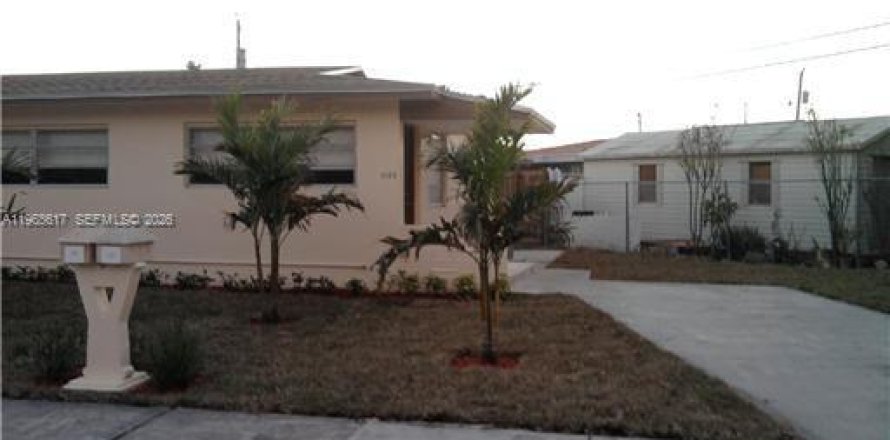 Villa ou maison à Miami, Floride 2 chambres, 123.75 m2 № 2029853