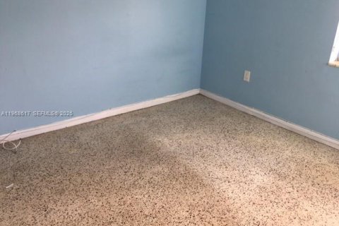 Villa ou maison à louer à Miami, Floride: 2 chambres, 123.75 m2 № 2029853 - photo 4