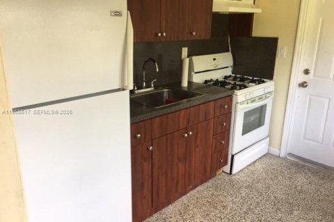 Villa ou maison à louer à Miami, Floride: 2 chambres, 123.75 m2 № 2029853 - photo 3