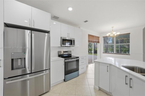 Casa en venta en Miramar, Florida, 5 dormitorios, 274.15 m2 № 1993837 - foto 20