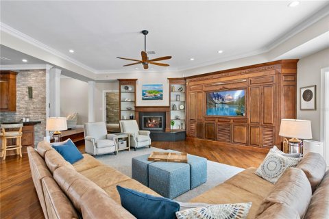 House in Tampa, Florida 4 bedrooms, 630.71 sq.m. № 2213066 - photo 10