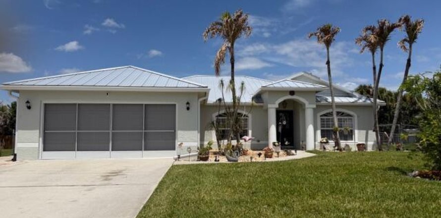 House in Port St. Lucie, Florida 4 bedrooms, 185.06 sq.m. № 2082985