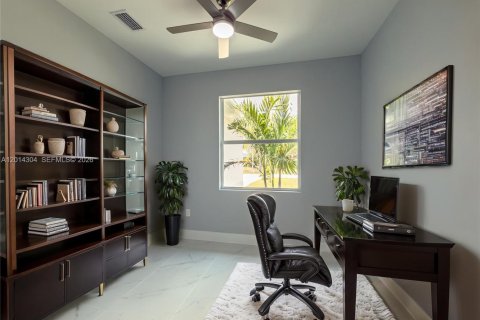 House in Lehigh Acres, Florida 3 bedrooms, 159.51 sq.m. № 2076100 - photo 25