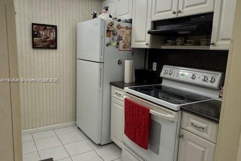 Copropriété à vendre à Pembroke Pines, Floride: 1 chambre, 75.34 m2 № 1954998 - photo 12