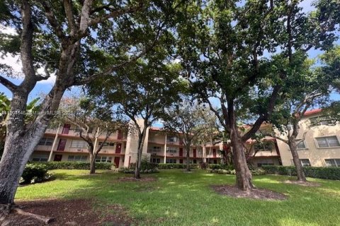 Copropriété à vendre à Pembroke Pines, Floride: 1 chambre, 75.34 m2 № 1954998 - photo 3