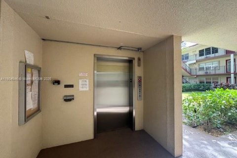 Copropriété à vendre à Pembroke Pines, Floride: 1 chambre, 75.34 m2 № 1954998 - photo 5