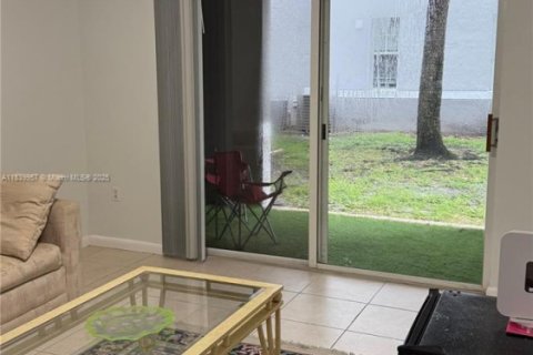 Copropriété à vendre à Pembroke Pines, Floride: 2 chambres, 98.29 m2 № 1858885 - photo 30