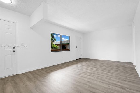 Apartment in North Miami, Florida 1 bedroom, 65.03 sq.m. № 2249337