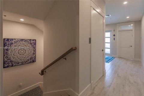 Townhouse in Jupiter, Florida 4 bedrooms, 297.84 sq.m. № 1952482 - photo 8
