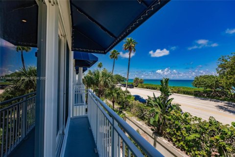 Townhouse in Jupiter, Florida 4 bedrooms, 297.84 sq.m. № 1952482 - photo 1