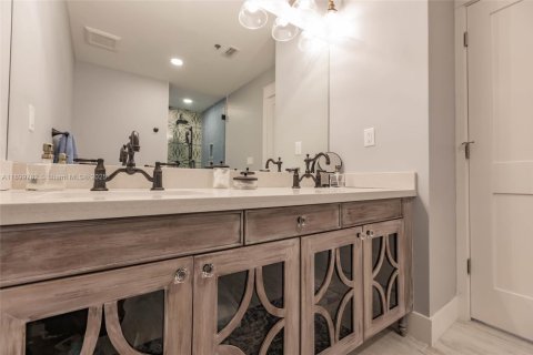 Townhouse in Jupiter, Florida 4 bedrooms, 297.84 sq.m. № 1952482 - photo 14