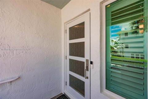 Townhouse in Jupiter, Florida 4 bedrooms, 297.84 sq.m. № 1952482 - photo 6