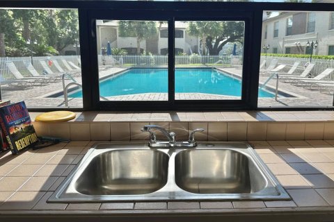 Condo in Palm Harbor, Florida, 2 bedrooms № 2217155 - photo 23