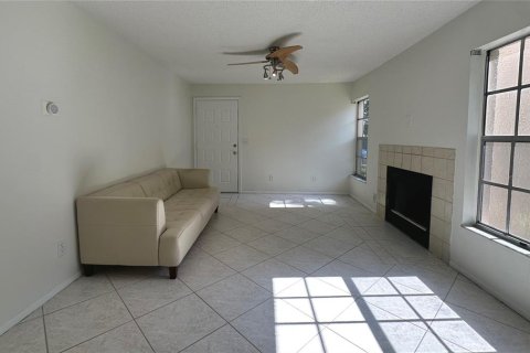 Condo in Palm Harbor, Florida, 2 bedrooms № 2217155 - photo 7